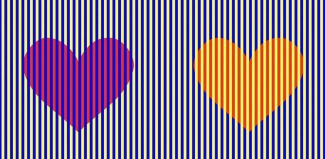 Buradaki iki kalp de krmznn ayn tonunda.