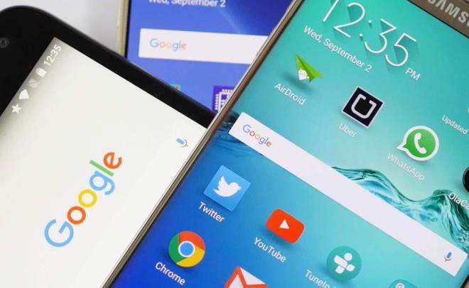 Lockheimer, Android iletim sistemi kullanacak mobil cihaz reticilerinin Google'n arama motoru, harita ve e-posta gibi eitli uygulamalar iin lisans creti deyeceklerini ifade ederek, sz konusu deiikliklerin 29 Ekim tarihinden itibaren yrrle gireceini, bunun Avrupa Ekonomik Alan'ndaki btn yeni akll telefon ve tabletleri kapsayacan aktard.