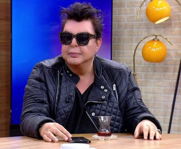 6-7 yl nce bama gelmi bir olay. Estetikiye sadece bunlarn tedavisi ile gidiyorum.  Dolgular temizliyorlar. Bir ksmn ineyle aldlar. Bir ksmn ameliyatla...