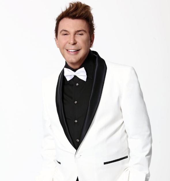 'En bandan yaptrmasaym.' diyorlar. Acaba senin elinde ayn imkanlar olsa sen neler yaptracaktn, o dolgu kovasna batan sona girip kmaz mydn acaba?  6 yl doldu yzmde o dolgular. Almanya'ya bir konser gitmitim. Dua girdim. Buras ne kadar scak, hamam gibi yzm yanyor dedim. Dutan bir ktm yzm mosmo