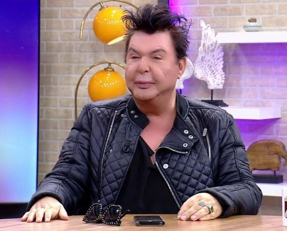 Ben kendimle bartm. Bu benim ektiim bir ceza. nk cillop gibi ocuktum. Kendime bunu yaptm.  Garip olan 5 kii el ele estetie gittik. 5'i de benden daha star. Hepsi daha da cillop gibi oldular. Ben olamadm