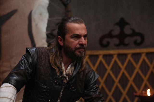 3 BOMBA SM DE KADRODA: TRT 1 ekranlarnn reyting rekorlar kran dizisi Dirili Erturul, Kasm aynn ilk haftasnda yeni sezonu ile ekrana gelmeye hazrlanrken dizinin kadrosuna Kimya Gke Ayta'n ardndan lker Aksum, Eser Karabil ve Enis Yldz da dahil oldu.