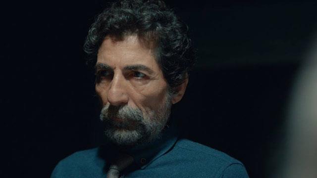 lk olarak, 1993 ylnda Turgut zakman'n senaryosunu yazd Rza Beyler adl dizi ile ekran karsna kt.  Daha sonra 1997 ylnda senaryosunu Mustafa Altoklar ve Metin Kaan'n yazd ve ynetmenliini Mustafa Altoklar'n yapt"Ar Roman" adl sinema filminde barollerde Okan Baylgen, Mjde Ar, Sava Dinel, Kk skender ve Burak Sergen ile birlikte oynad.