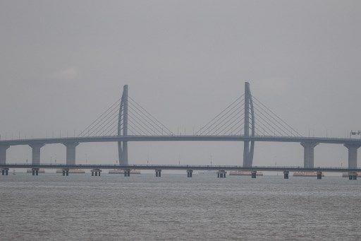 Kprnn almasyla 4 saatlik Hong Kong Zuhai rotas 45 dakikaya inecek.