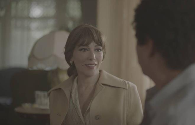 Grses'in kendisini her zaman gelitirdiinin altn izen Uslu, insanlarn okuyamaz dedikleri arklar da okuduunu syleyerek, bylece onu dinlemeyen bir kitleyi de kucakladn kaydetti.  <p>    Yapmc Uslu, Grses'in Trkiye'de yaam efsane sanatlardan biri olduunu aktararak, izleyicilerin filmde grdklerine inanamayacaklarn ifade etti.