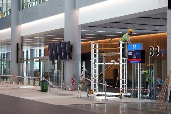 25 Ekim ncesinde yeni havalimanna, deneme uular hari, herhangi bir uu gerekletirilmeyecek.