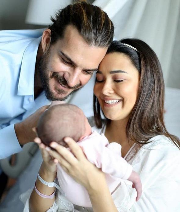 "Yzn gstermek iin 40'n bekleyeceiz. Hayatmzda bir ocuk varsa biz tabii ki hayatmz onunla ssleyeceiz. Kapatsak m hesab bilmiyorum. "