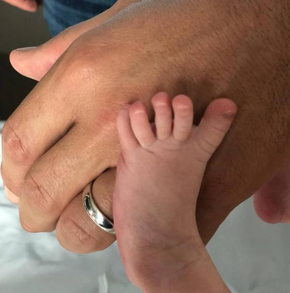 "Kendi adma ocuumu sanat yada televizyon anlamnda n planda tutmak istemiyorum. ocuumu n plana atmayacam. Biz sevgi aile ile mtevaz yaayan insanlarz. Niye byle eyler yaptlar anlamadm ki... Biz 2 gndr evdeyiz."