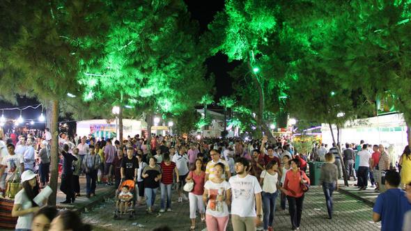 te yandan 1975 ylnda okuma yazma bilmeyenlerin says 7,6 milyon iken, 2016'da bu rakam 2,5 milyona geriledi.