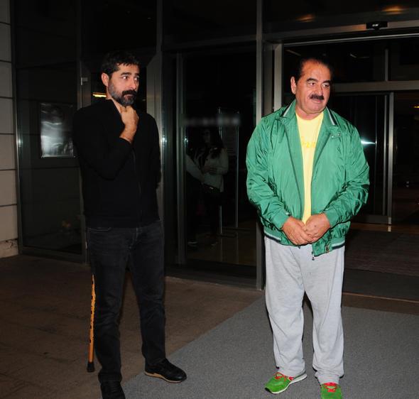 Tatlses kta sitemkar konutu: &#8220;Beni zaten iki kii aryor; Hlya Avar ve Sibel Can. Bunlar benim gerek dostum, dierleri sevmediim tipler. Piyasa bunlarla dolu, pirin gibi ayklayamyorsun. Kimseye ihtiyacm yok ama insan yalandan da olsa bir hl hatr sorar. Herkes ok terbiyesiz olmu.&#8221;