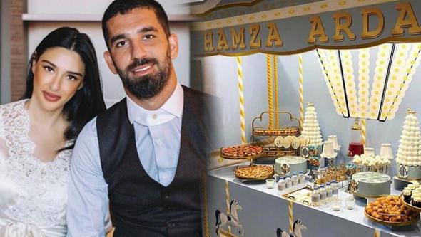 Futbolcu Arda Turan ile Asl�han Do�an ge�ti�imiz mart ay�nda nikah masas�na oturmu�tu. �iftin o�ullar� Hamza Arda, 26 Ekim’de d�nyaya geldi.
