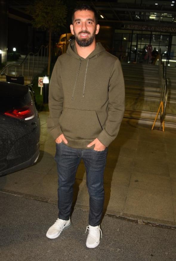 Baba olan Arda Turan, e�inin ve o�lunun sa�l�k durumuyla ilgili �unlar� s�ylemi�ti:    “�ocuk �ok iyi �ok ��k�r. �n�allah vatana millete hay�rl� olur. Enteresan bir his. �ok ufak. Korku, �st�ne titreme ba�ka bir hissiyat. 3 kilo do�du. Asl�han’dan m�thi� performans. Asl�han �ok g��l� bir kad�n. �nsan hi� hissetmedi�i bir �eyi hissediyor. Do�uma girmeyecektim Asl�han son anda ‘gel ‘ dedi. Girdim. �nsan o filmlerdeki gibi sar�l� bir bebek ��kacak san�yor. ��kan bamba�ka bir �ey. �ok de�i�ik bir his”