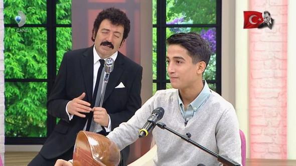 “Day�ma k�z istemeye giderken anneannem, dedem ve day�m kaza ge�irdi ve hepsi hayat�n� kaybetti. Herkes beni yar��maya ��kt���m i�in �ok mutlu zannediyor ama ben �ok ac� ya�ad�m. Ge�en sene de �z amcam� kalp krizinden kaybettim.”