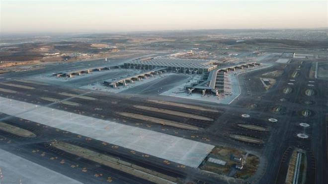 �stanbul Yeni Havaliman�'n�n ilk etab�, Cumhurba�kan� Recep Tayyip Erdo�an ve �ok say�da devlet ba�kan�n�n kat�l�m�yla saat 16.30'da hizmete a��ld�.