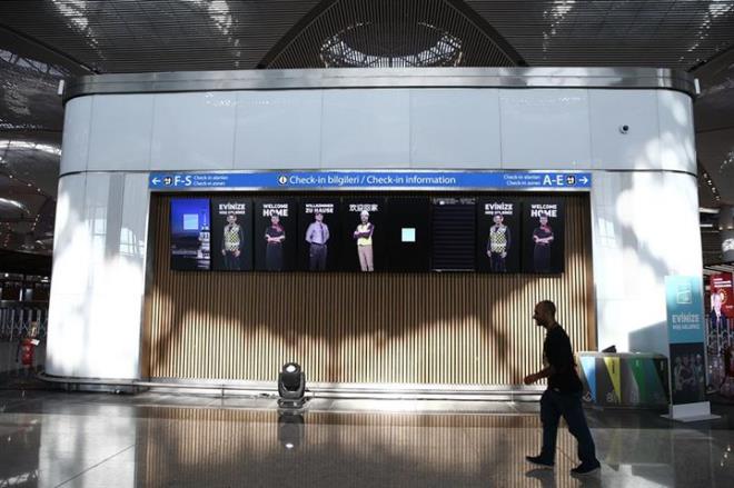 �stanbul'un kültürel ve mimari birikimini odak noktas�na koyan yeni havaliman�n�n master plan çal�şmalar� i�in olu�turulan dizayn ekipleri içinde, alanlar�nda uzman yerli ve yabanc� 250'nin üzerinde mimar ve 500'den fazla mühendis �al���yor.