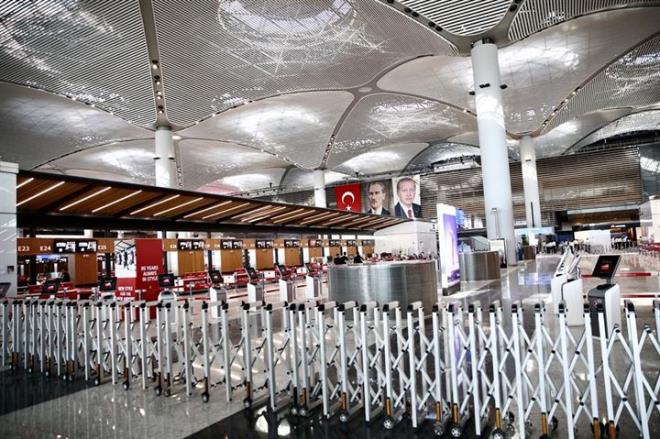 Proje ilk �d�l�n�, hava trafik kontrol kulesi ve teknik binas�yla Chicago Athenaeum: Mimarl�k ve Dizayn M�zesi ve Mimari Sanat Tasar�m� ve Kentsel Ara�t�rmalar Avrupa Merkezi'nden 2015'te d�zenlenen yar��mada ald�.