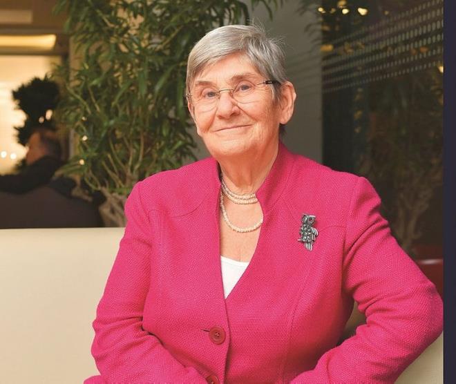 Onun d���nda da y�zde 20 oran�nda hayvansal protein, bunun yan�nda da y�zde 19,9 oran�nda hayvansal ya� olacak. Bunlar dengeli olarak v�cuda arz edildi�i zaman h�crelerin toparland��� g�r�lecek. "