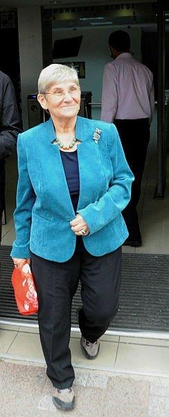 ��i tuz dolu olacak. Dengeli, i�i minerallerle dolu su i�in ��nk� bu, v�cutta t�m i�levleri g�recek. G�z g�recek, sinir sistemini rahatlatacak. Akl�n�za ne gelirse. ��i mineral dolu tuzlu su olmas� t�m h�crelerimize yararl�.