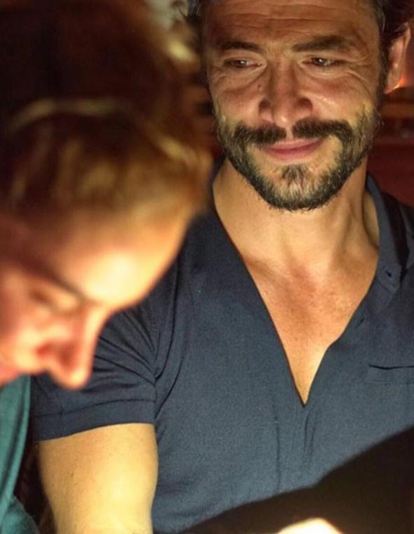 DEMET AKALIN: G�c�n�z kuvvetiniz ne �ark� s�zlerine ne g�zel y�re�ine dokunabilir... yan�nday�m her zaman