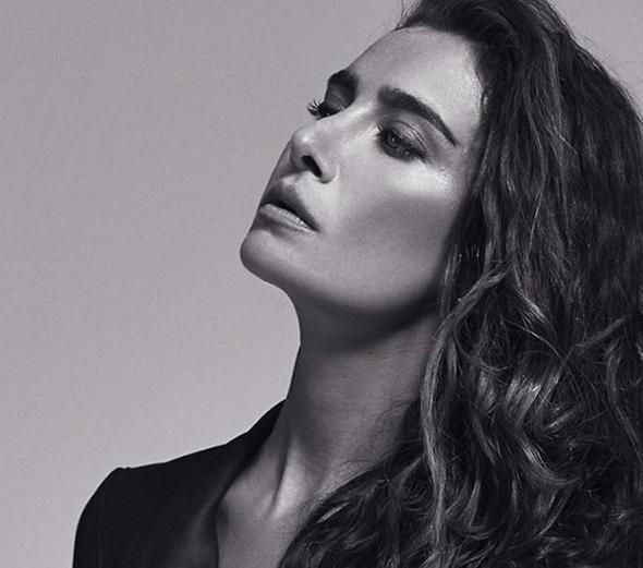 BENG�: Kendisinden daha g��l� bir kad�n� kald�ramay�p, g�c�n� �iddet ve hakaretle g�stermeye kalkan “iki sat�rl�k!” Bir “adam” daha...Susmay�p dimdik durdu�un i�in t�m hemcinslerim ad�na sana te�ekk�rler S�la!