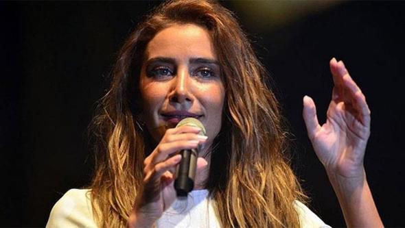 EBRU G�NDE�:Seninle gurur duyuyorum... Her zaman yan�nday�m