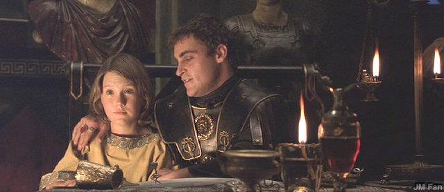 Lucius, ilk filmde Russell Crowe'un canlandrd Maximus'un ldrd mpartor'un da yeeni...