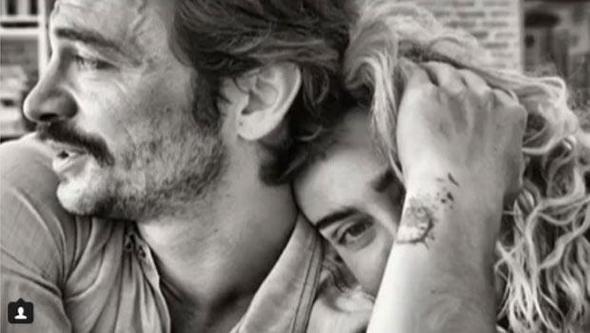 &#8220;Ne gzel, ite bu!&#8221; diye dnmtm, araya deil sekiz ay sekiz yl girse bile iki kii arasndaki ak bitmeyince bitmiyor, kald yerden hibir ey olmam gibi devam edebiliyor.  Hatta ve hatta Sla ve Ahmet&#8217;i sinema tarihinin mehur &#8220;Before&#8221;lu serisindeki romantik karakterler Celine ve Jesse&#8217;e benzettiim bir pazar yazs yazmtm.  Aradan 10 gn geti ve imdi gelinen nokta bambaka: rktc, zc!  Sla&#8217;nn aklamasnda dedii gibi, &#8220;Akn bununla (iddetle) bir ilgisi yok.&#8221;