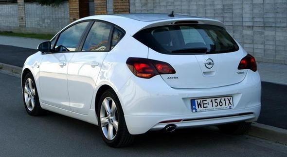 Opel Astra<p>      Eski Sat Fiyat: 170.900 TL<p>      Yeni Sat Fiyat: 153.810 TL<p>      ndirim Miktar: 17.090 TL