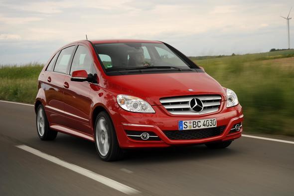 70 bin liraya satlan bir arabann deeri indirimden nce 120 bin lirayken, indirimden sonra 107 bin liraya decek. te otomobil markalarna yansyan model model indirimler...<p>  Mercedes B180<p>      Eski Sat Fiyat: 209.300 TL  <p>    Yeni Sat Fiyat: 188.370 TL    <p>  ndirim Miktar: 20.930 TL