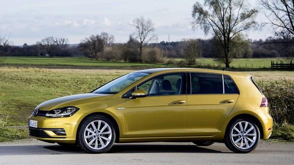 VW Golf<p>      Eski Sat Fiyat: 149.700 TL  <p>    Yeni Sat Fiyat: 134.730 TL<p>      ndirim Miktar: 14.970 TL
