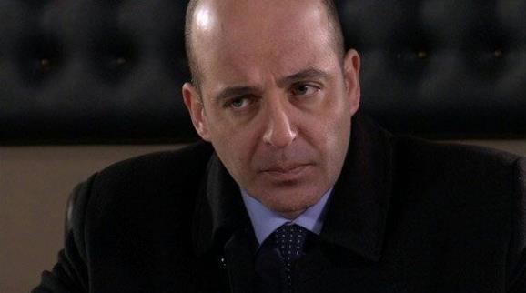 ESN YILDIZ: 1972 Almanya doumlu Enis Yldz, 2 sezondur ekranlarda yer almyordu. Poyraz Karayel'de Avukat Necdet rolyle ve Medcezir'de Mithat Civanolu rolleriyle tannyor. En son Show TV'de Cesur Yrek dizisinde rol almt.