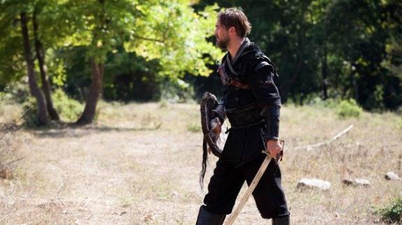 YEN SEZONDA NELER OLACAK?: Dirili Erturul'un 5. sezonu merakla beklenirken TRT 1 Kanal Koordinatr Kurtulu Zeydan'dan diziye ilikin ipular geldi. Kurtulu Zeydan neler olacan yle anlatt: Dizinin isminin Dirili Osman Gazi deil bu sene de Dirili Erturul olacan syleyen Zeydan, ''Hikaye dnyor. Tarihsel srete Kay obasnn ykselii ana aksmz olarak devam ediyor. Ama Erturul St'e yerleiyor'' dedi.