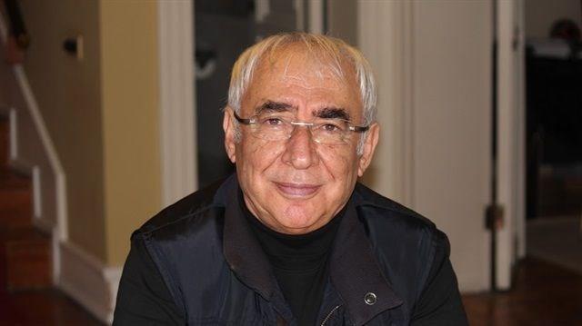 ener en, ynetmen ve senarist Yavuz Turgul ile almasnn nedenlerine deinerek, "Yavuz bence Trkiye'nin nemli deerlerinden biri. Kreatif anlamda da nemli. Biz oyuncular ne yaparsak yapalm yorumcuyuz. Bir ey yaratmyoruz. Yaratlan bir eyi yorumluyoruz. Sinemada bu ok komplike bir itir. Ynetmenin dediini yapmamz lazm. O da gven duygusuyla oluur. Ynetmene gveniyorsanz, oyunculuunuz da onunla rtyorsa yaparsnz. Senaryo yazyor. Yelpazenin geniliine de bir bakn. ekerpare'yi yazan da Ekya'y yazan da Yavuz. Davaro'yu da Zrt Aa'y da yazan Yavuz. Bana o kadar uyuyor ki. Ben de deiik eyler yapmay ok seviyorum. Olanaklarm zorlamak istiyorum. Oyunculuumun snr nerede? imdi yapmadmz ne kald? Yavuz'da da byle bir ey var. Birlikteliin temeli, sinemaya ayn adan bakmz, kreatif anlamda ve oyunculuk anlamnda sinemay ayn ekilde alglamamz diyebilirim." diye konutu.