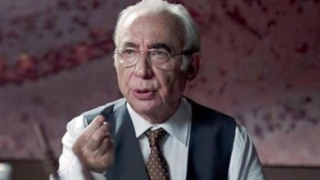 Baarl oyuncu, retmenliin ncesinde fabrika iilii, iportaclk ve pazarclk yaptnn altn izerek, canlandrd tm karakterlerin temelinin de bu iler olduunu vurgulad.