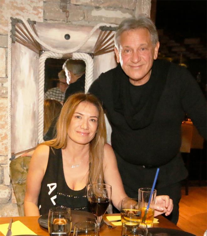 AYNI EVDE YAIYORLAR  Neco&#8217;nun ei idil Erge ile ayn evde kalmay srdryor. Ayr odalarda yaayan ift boanmaya alyor. Neco'nun bu srete dil Erke'den haksz maddi talep de bulunduu da iddia ediliyor.