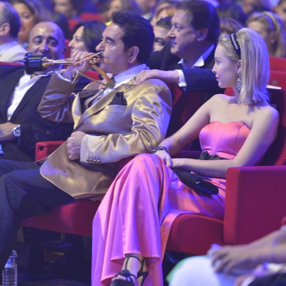 * Hi kimse ben etkilenmem demesin. Daha 20&#8217;li yalarnzdasnz herkesin nnde ceket ilikledii insan sizin nnzde ceket ilikliyor. brahim Bey ok kibardr yle konularda.<br>    * Bizim ayrldmz dnemler oldu 6 ay-1 yla yakn srelerde ayr kaldk. O dnemde birileri olmutur onun hayatnda. Belki ben varken de olmutur. Ama bana sylenen &#8216;yok&#8217;.<br>    * Sevdiiniz insan ne sylerse sylesin inanmak istiyorsunuz. Bana sylenenler yzde 100 dorudur demiyorum. Belki brahim Bey olaylar farkl anlatmtr. Ben duymak istediimi duyup, inanmak istediime inandm.