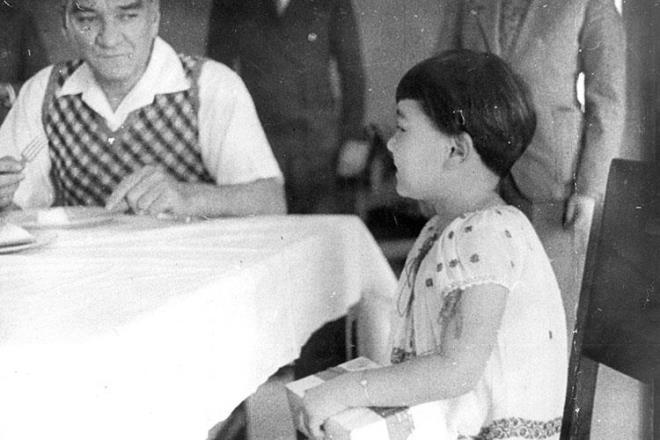 Tatlyla pek aras olmad bilinen Atatrk&#8217;n arada srada irmik helvas ve gl reeli yedii ifade ediliyor.