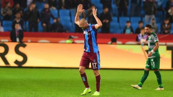 Trabzonspor'da kangren haline dnen Burak Ylmaz konusuna ynetim de son noktay koymak istiyor.