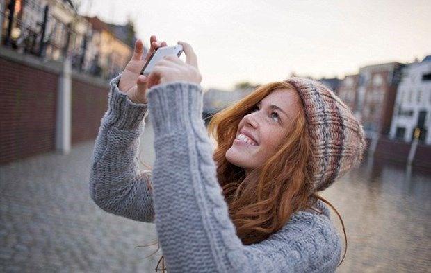 5G, indirme hzlarn saniyede 10 gigabite karacak. Elbette 5G'nin hz da binalar, duvarlar, dier sinyaller gibi faktrlerden olumsuz etkilenecek ve muhtemelen bu teorik hza pek yaklamayacak. Ancak buna ramen 4G'den ok daha hzl olacak.