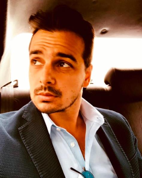 1922 ylnda Kerem Alk'n o dnem byk bir ak yaad Sibel Turnagl ile evliliinden olan tek ocuklar Sadri Alk'a unutulmaz efsanelerden olan dedesinin ad verildi. Anne ve babas ise 1997 ylnda, Sadri 5 yandayken boand