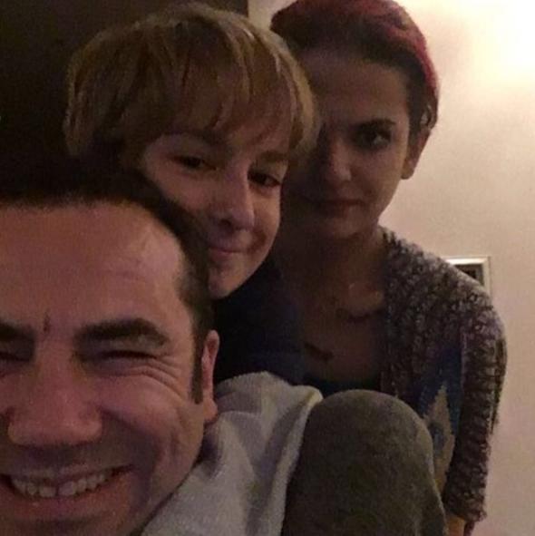 Kzm Yamur'un daha fazla zarar grmemesi adna bu konuyla ilgili ilk ve son kez bir aklama yapyorum diyen Ger; "ki tane evladm var hibir zaman birini dierinden ayr tutmadm, ikisini de dnyadaki en deerli varlklarm olarak ok sevdim ve seveceim. Yamur'un donanml, kendi ayaklar zerinde duran bir birey olmas adna, gerek sal, gerekse eitimi iin bugne kadar maddi ve manevi hi bir fedakrlktan kanmadm, bundan sonra da kanmayacam.