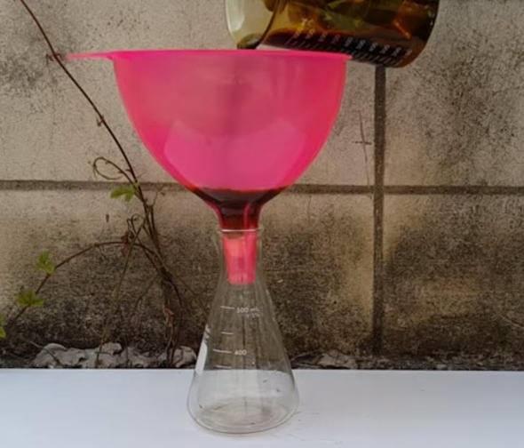 imdi de huni araclyla yeni bir kaba boaltyoruz.