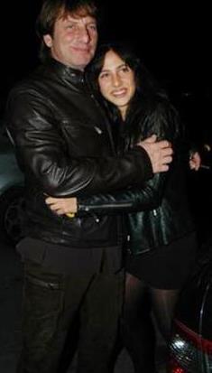 Ama babas Kaya ilingirolu'nun kopyas gibi.