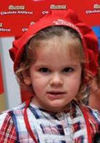 Sizce bu kk kz hangi nlnn kopyas gibi grnyor..