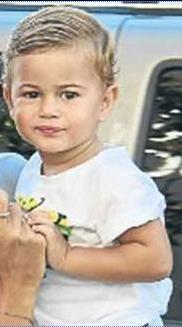 Bir ipucu verelim. Bu ocuun annesi bir zamanlar podyumlarda frtna gibi esen bir mankendi. Babas ise nl bir mzisyen.