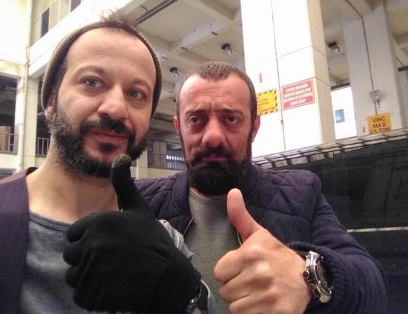 Dizi bittikten sonra bir sezon bota kaldm. Elimde gzel iler vard, anlatmz projeler vard. , drt gn gittim sete herkesle tantm. Prova yaptk, tam imza olacak beni projeden kardlar.