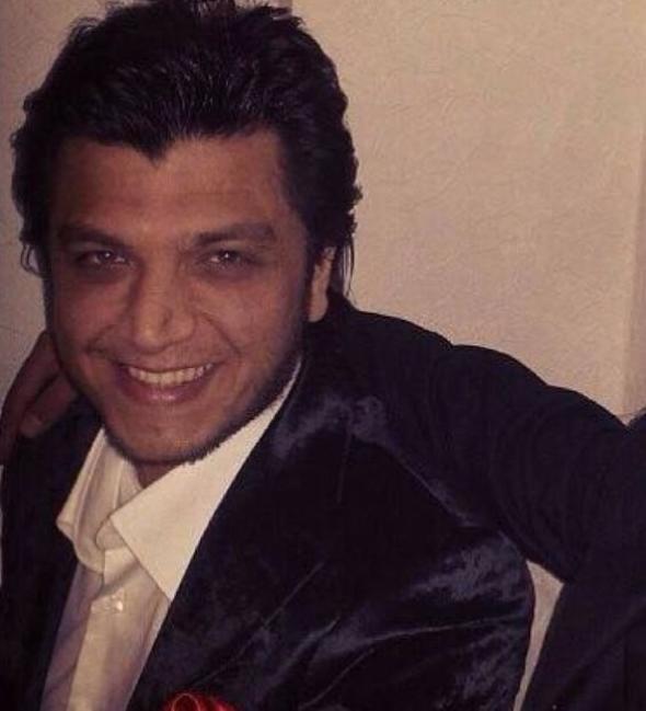 SORUTURMA BALATILDI    AVM gvenliinin olaya mdahalesinin ardndan iki alan hastaneye gtrld. ki kadn alan, bavurduklar devlet hastanesinde tedavi altna alndktan sonra darp raporuyla birlikte Alibeyky Polis Merkezi'ne bavurarak Harputlu'dan ikayeti oldu.    alanlarn ihbar sonras Harputlu hakknda soruturma balatld.