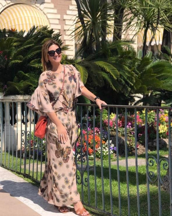 &#8216;36 bedene kavutum&#8217; diyen Sibel Can, Fransa-Cannes&#8217;da ektirdii fotorafla takipilerini artt. nl arkc &#8220;Fotoop var m?&#8221; diye soranlara &#8220;Yok gerek&#8221; dedi. Sk sk kilo alp veren Sibel Can, yapt diyetlerle fenomen haline gelmiti.