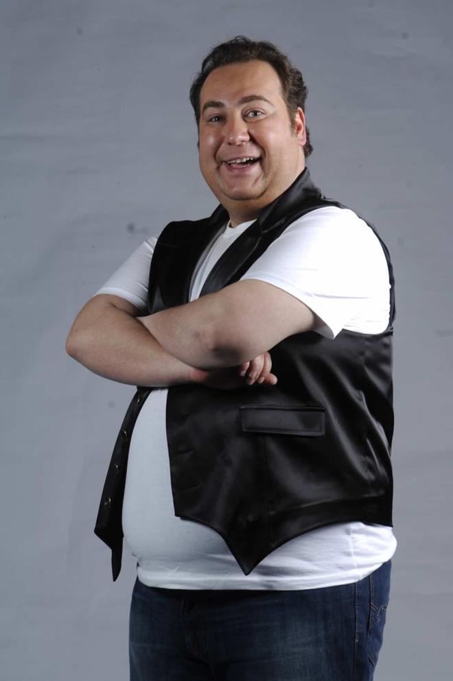 ler Gler dizisindeki Salih Abi karakteriyle nlenen oyuncu Burak Satbol, grenleri hayrete drd.