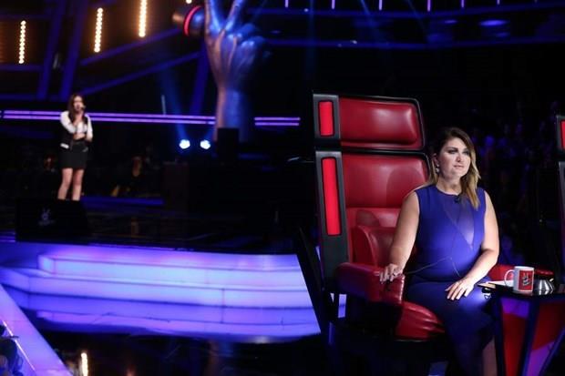 SBEL CAN    2000&#8217;den bu yana yapt deiik diyetler ile gndeme gelen ve 3 kez zayflama kampna giden Sibel Can sonunda hedefine ulat. Son olarak O Ses Trkiye yarmasnda jri koltuunda oturan 46 yandaki arkc; 2.5 ayda 10 kilo verip 55 kilo oldu.